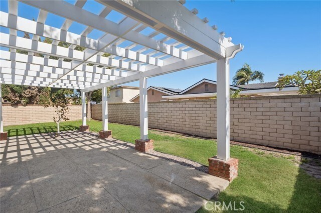 Building Photo - 8822 Bellshire Dr