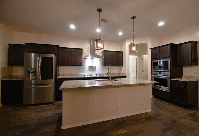 Building Photo - 17296 W Molly Ln