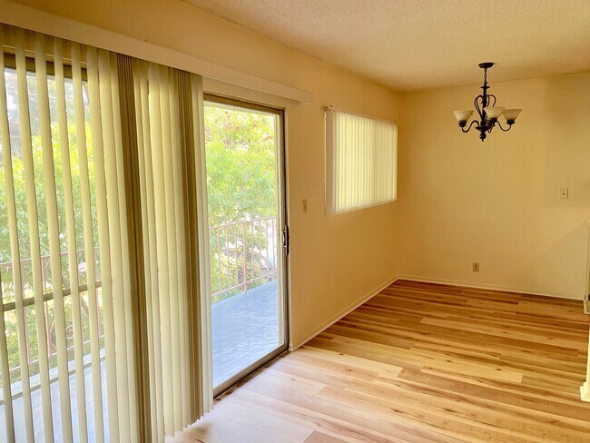 Building Photo - 1516 Rock Glen Ave