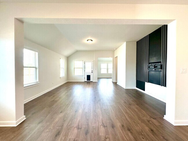 Building Photo - 336 Chaste Tree Dr