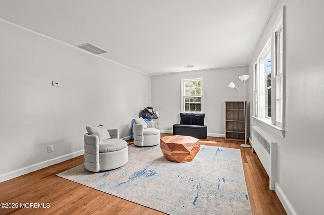 Building Photo - 324 Cedar Ave