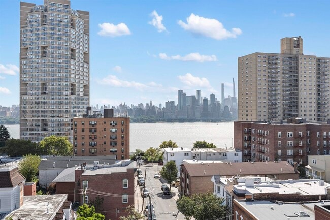 Building Photo - 60 68th St