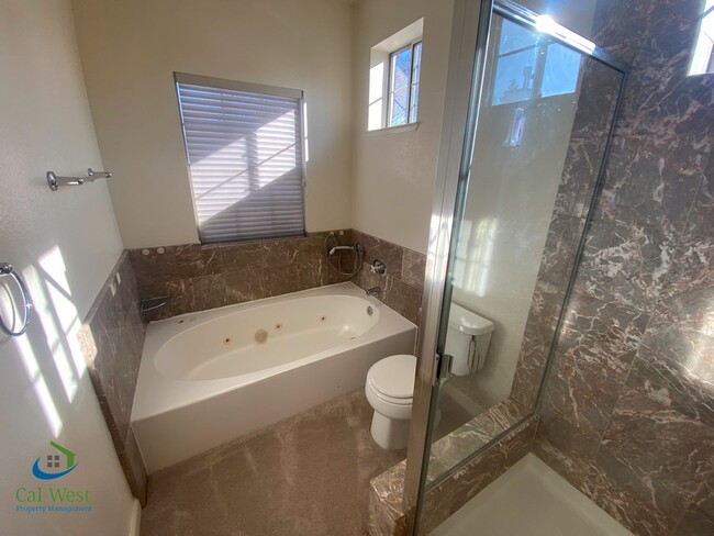 Building Photo - $6995-Amazing 4 Bed/3 Bath Home in Mtn. Vi...