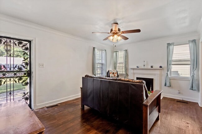 Building Photo - 3132 Carnes Ave
