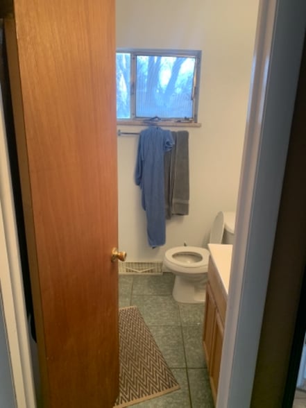 Building Photo - 1240 Southridge Dr