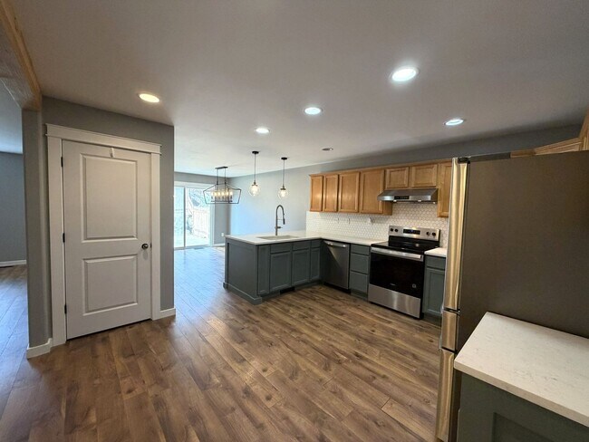 Building Photo - Spacious 4-Bedroom Home Near Lake Stevens in Desirable Noble Court