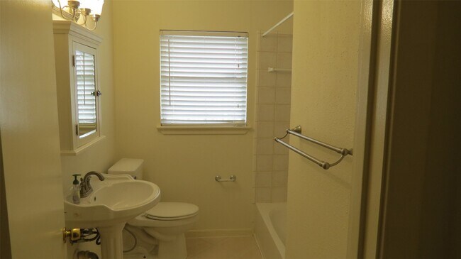 Building Photo - 2814 Chiswell St