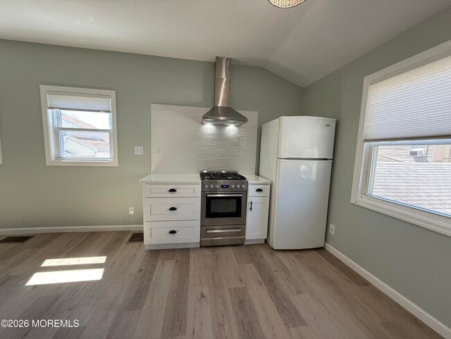 Building Photo - 1305 L St