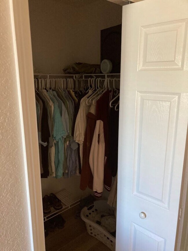 Building Photo - 818 SW 8th Pl