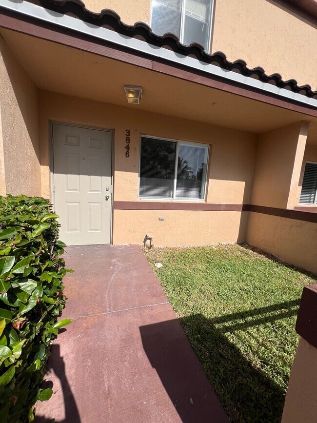 Building Photo - 3846 NW 115th Ave