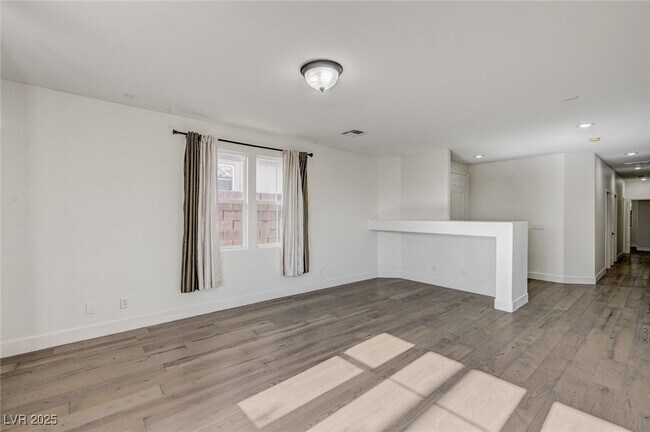 Building Photo - 6935 Galeria Posada Ave