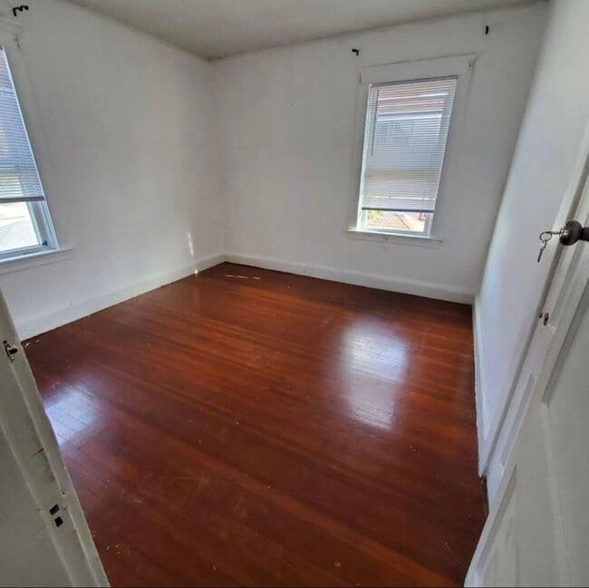 Building Photo - 108 Warrington St