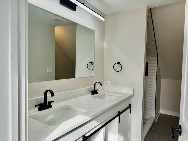 Building Photo - 3135 S 53rd Ave