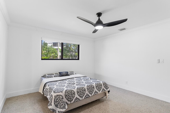 Building Photo - 901 Guava Isle