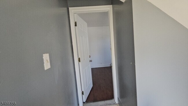 Building Photo - 264 Pomona Ave