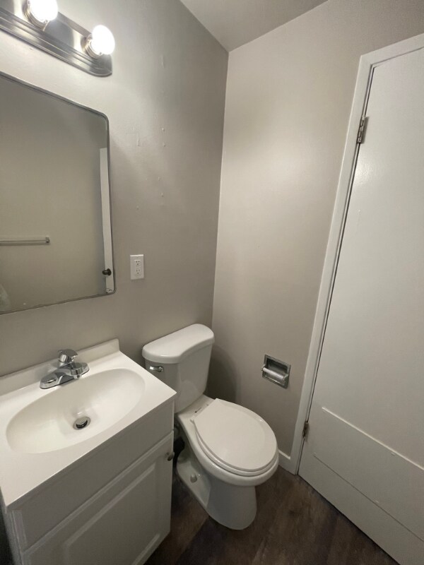 Building Photo - 1215 Queen Anne Ave N