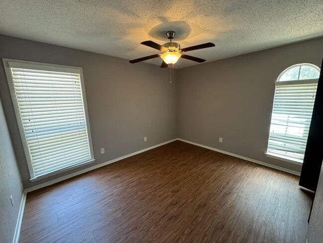 Building Photo - 217 Monterrey Dr