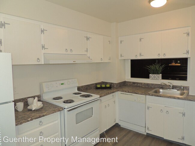 Building Photo - 819 W 11th Ave