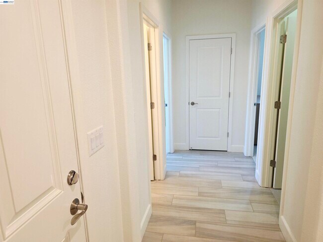 Building Photo - 2488 Remy Cantos Dr