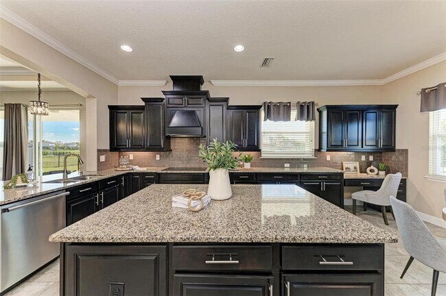 Building Photo - 4789 Vasca Dr