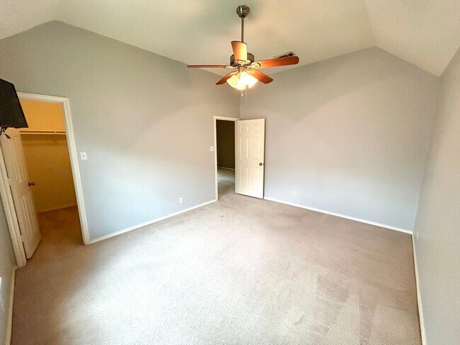 Building Photo - 8807 Brae Ridge Dr