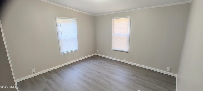 Building Photo - 6 Hickory Hill Rd