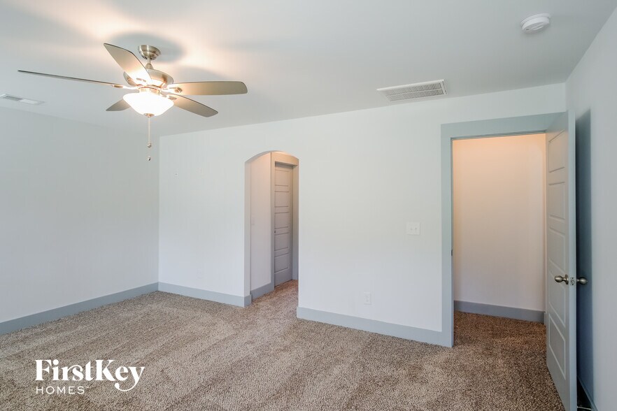 Building Photo - 222 Whirlaway Dr