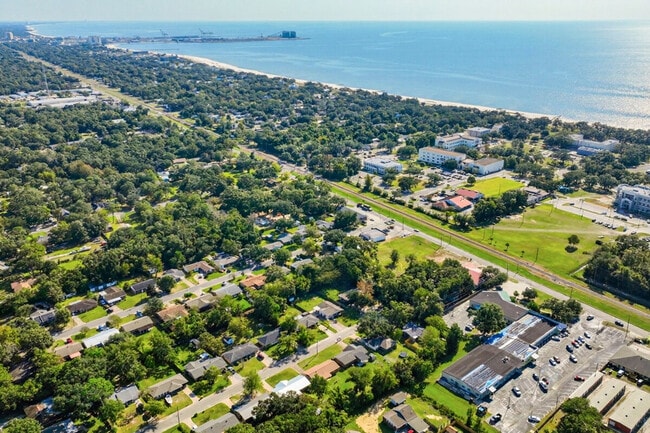 Building Photo - 114 Lassere Cir