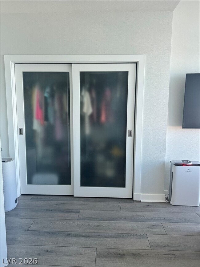 Building Photo - 4525 Dean Martin Dr