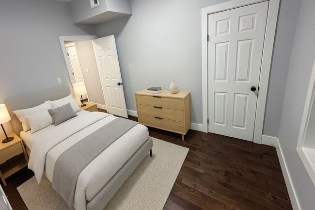 Building Photo - 360-362 Peshine