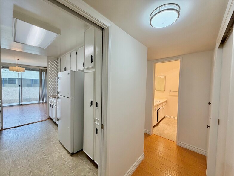 Kitchen/Hallywy gues bath - 14141 Dickens St
