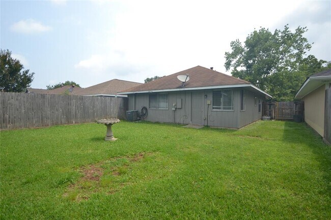 Building Photo - 23251 Tree House Ln