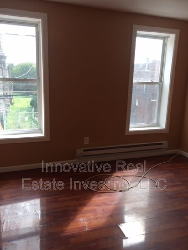Building Photo - 530 N 53rd St