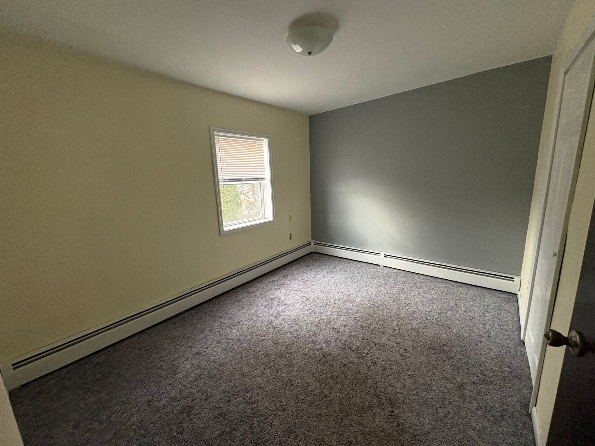 Building Photo - 25 Saint David St