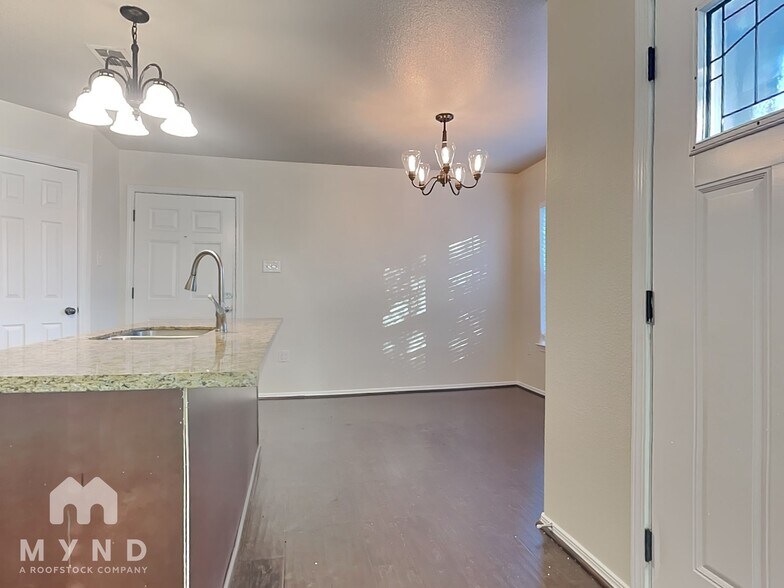 Building Photo - 5305 Westbrook Rd