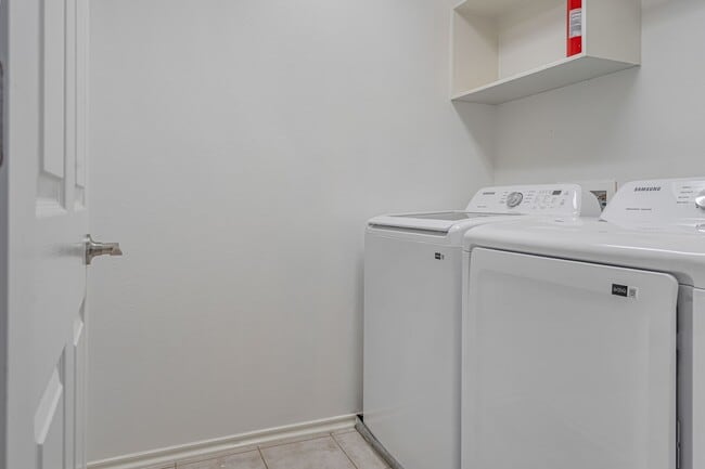 Building Photo - 209 Summerhaze Cir