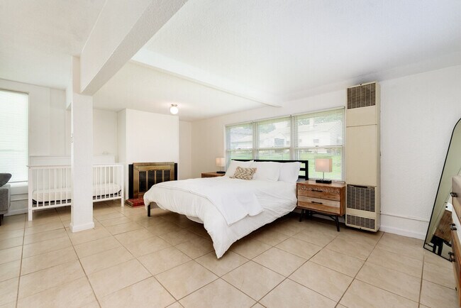 Building Photo - 9501 Upland Dr