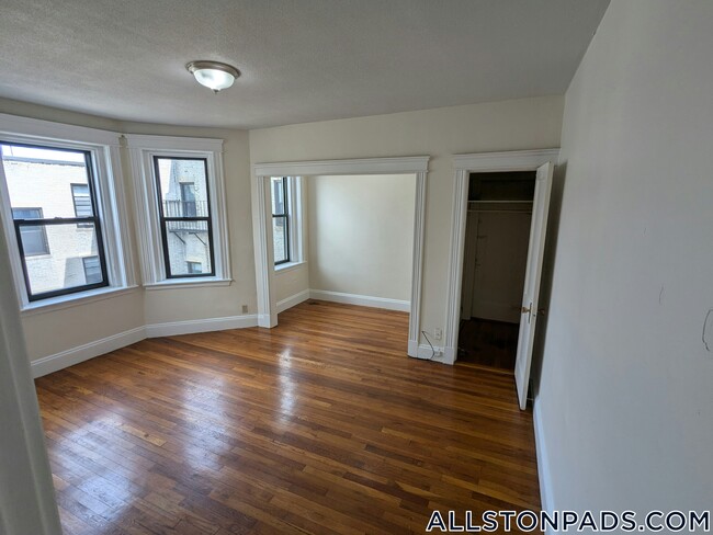 Building Photo - 1152 Commonwealth Ave