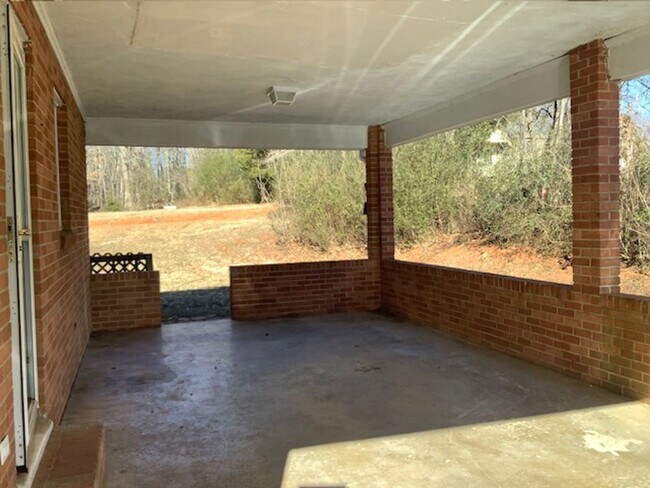 Building Photo - 136 Maple Lawn Pl