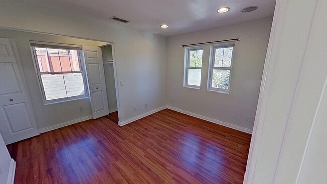 Building Photo - 415 W De La Guerra St