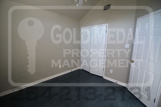 Building Photo - Lisa Lane Living – Simple, Smart & Ready for You!