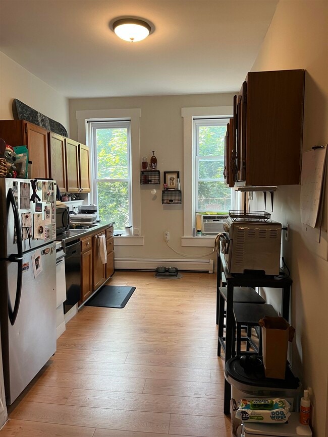Building Photo - 235 3rd St