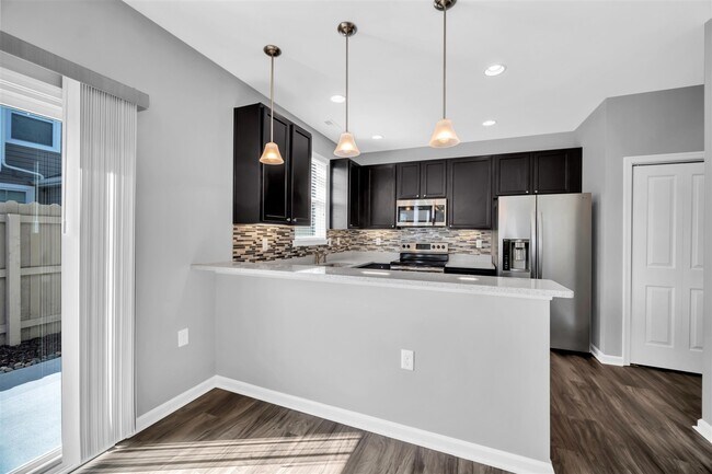 Building Photo - 1652 Halesworth Ln