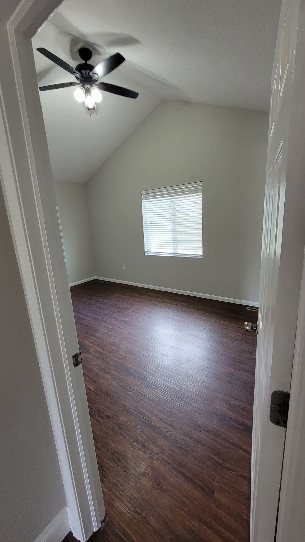 Building Photo - 1708 Apple Ln