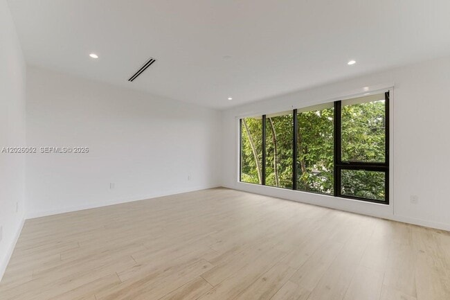 Building Photo - 3741 Kumquat Ave