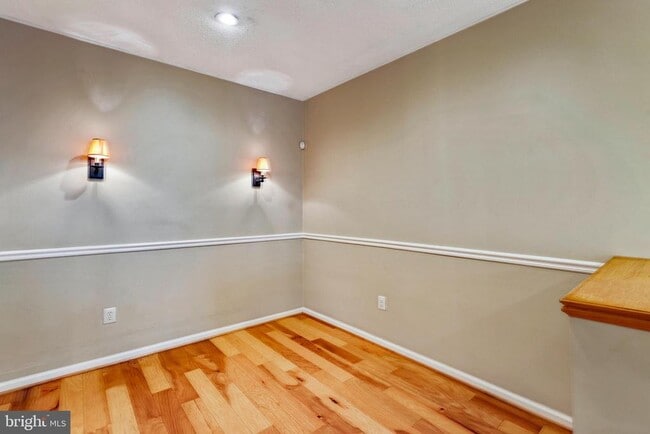 Building Photo - 1708 Lake Shore Crest Dr