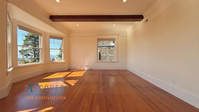 Building Photo - Panoramic Hill Estate with Sweeping Views