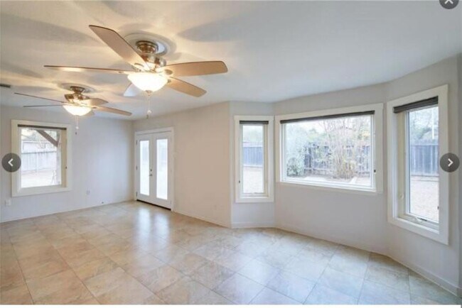 Building Photo - 6104 Bridlington Cir