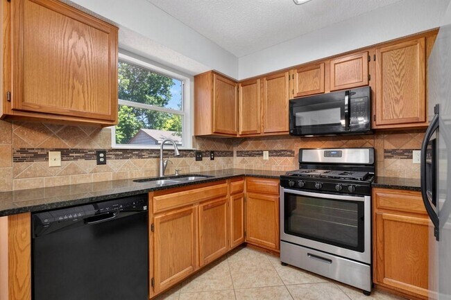 Building Photo - 1410 Green Terrace Dr