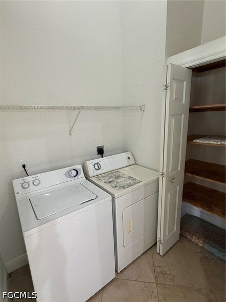 Building Photo - 1306 SW 35th Terrace